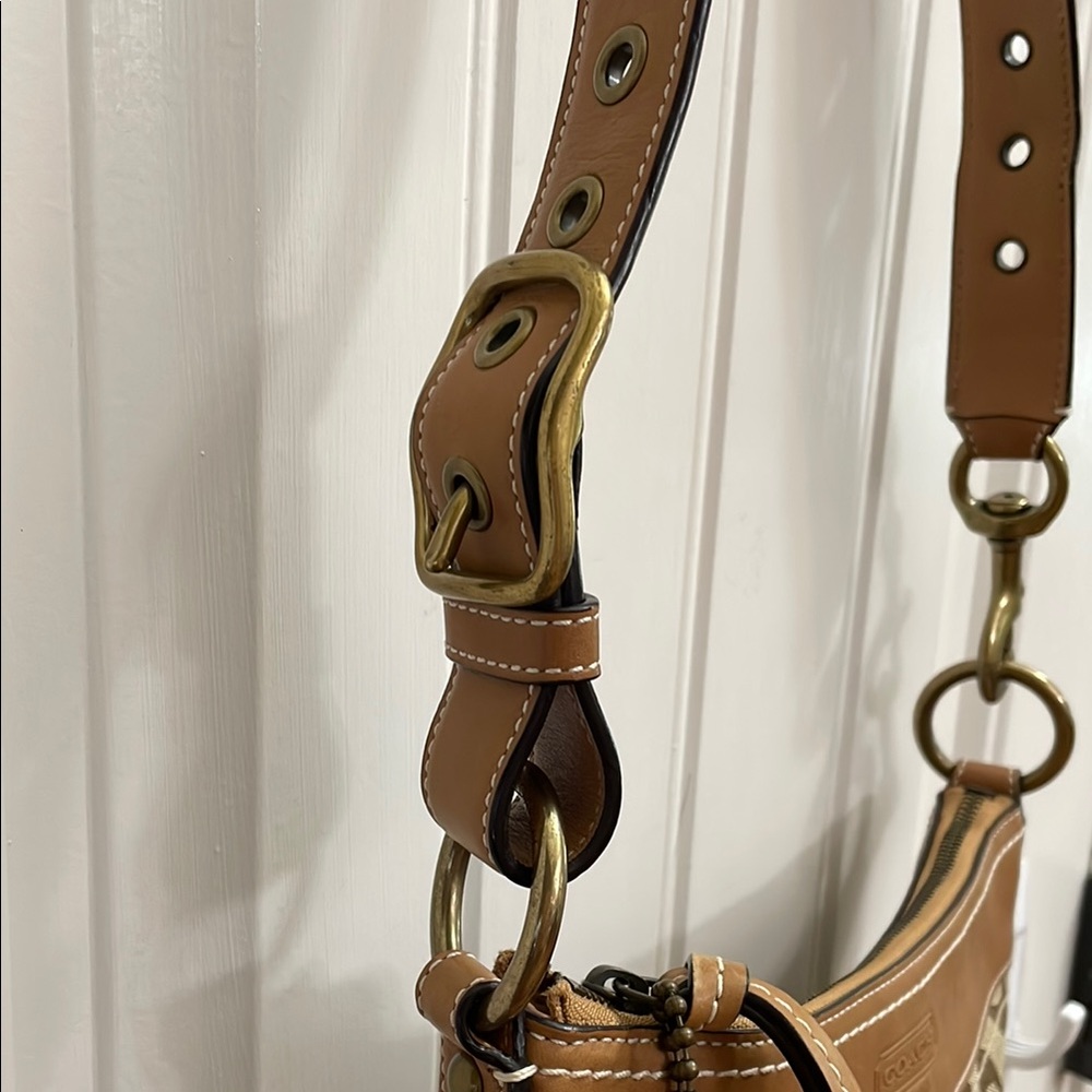 Coach Brown and Tan Crossbody Bag with Signature Style - Picture 5 of 11